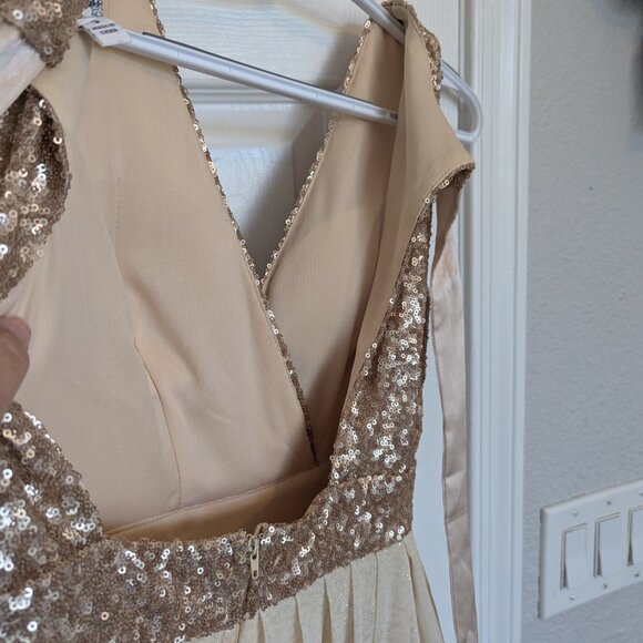 Gold Sequin Prom / Quinceanera / Party Dress! | Juniors 3 |  Fit & Flare | EUC - Picture 5 of 8